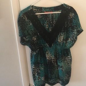 Elle M short sleeve blouse